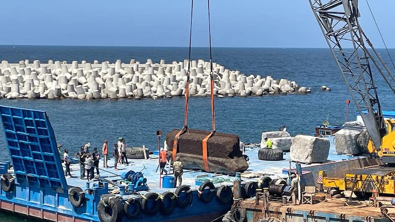 Encuentran al fondo del mar una de las 7 maravillas del mundo perdida durante 1600 años (Fuente: GEDEON Programmes / CEAlex / Archeology News).