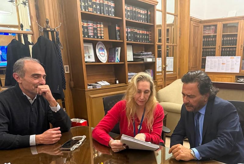 Lule Menem, Karina Milei y Gustavo Sáenz en Casa Rosada