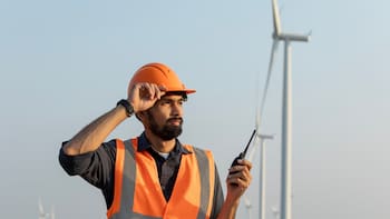 Confirmado | El Gobierno anuncia que todos los trabajadores podrán faltar por calor extremo o inundaciones: estos son los requisitos