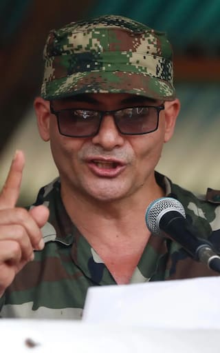 Muere alias Lorena, la compañera sentimental del líder terrorista “Iván Mordisco” en bombardeo militar