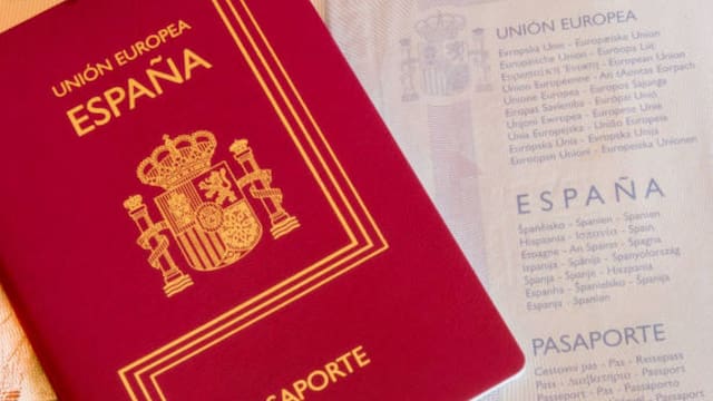 La Fiscalía pide al Supremo que permita votar a los nacionalizados por la ley de nietos: se decide este fin de semana