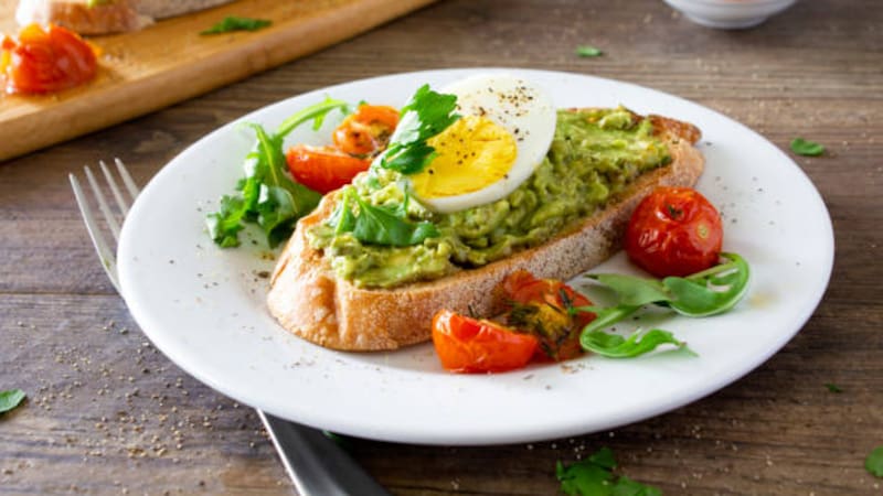 Pan integral, palta y huevo: el desayuno perfecto para disminuir el riesgo de accidente cerebrovascular