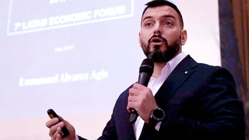 Para Álvarez Agis, Milei hará la necesaria corrección cambiaria después de los comicios de octubre