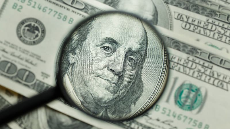 Sin dólares, monetizar la economía con pesos es un desafío. (Fuente: Archivo)