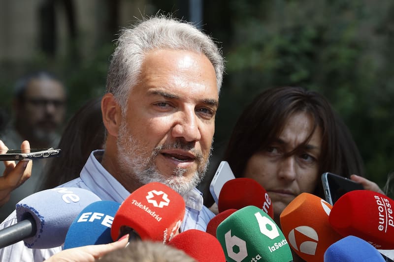 Elías Bendodo exige al Gobierno actuar para que Ceuta no se convierta en la "Lampedusa española". (Fuente: EFE / Chema Moya)