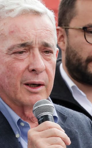 Elecciones 2026 | Álvaro Uribe propone un frente común entre partidos para derrotar a Iván Cepeda antes de la primera vuelta