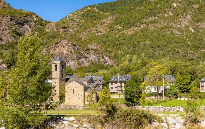 Iglesia de Sant Feliu. (Fuente: Catalunya Turisme).