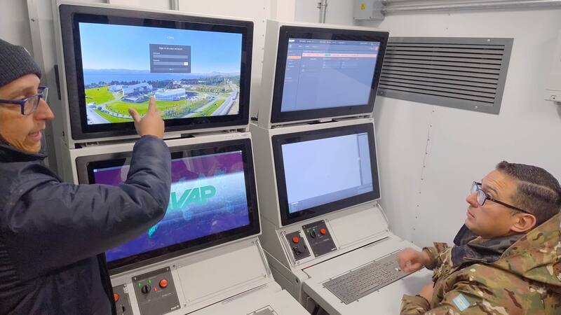 Capacitación en el uso del nuevo radar, en instalaciones de INVAP.