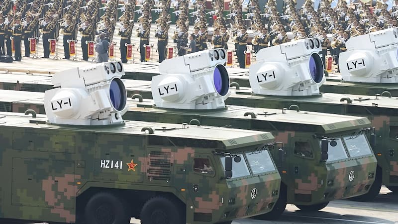 El sistema láser LY-I se mostró montado en vehiculos terrestres de gran porte.