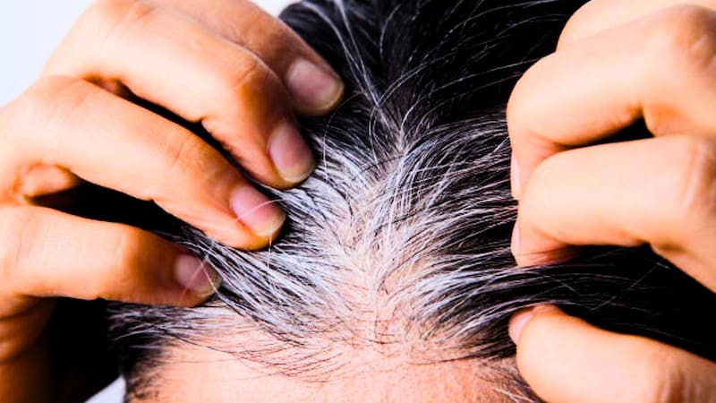 La henna es una gran aliada natural para disimular las canas. Fuente: archivo.