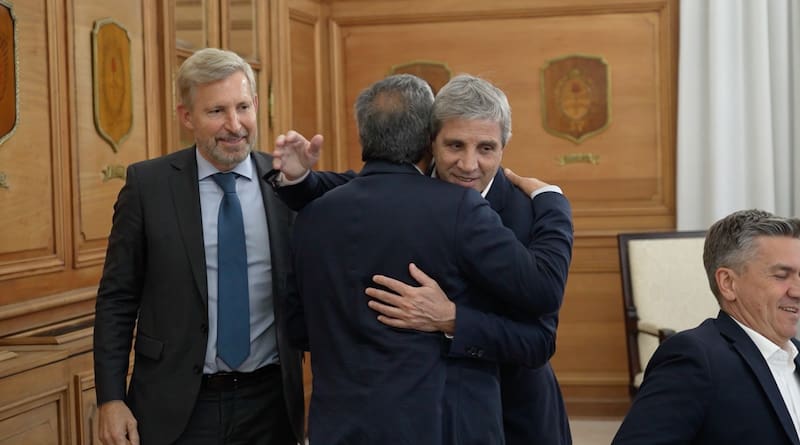 Luis Caputo, con gobernadores