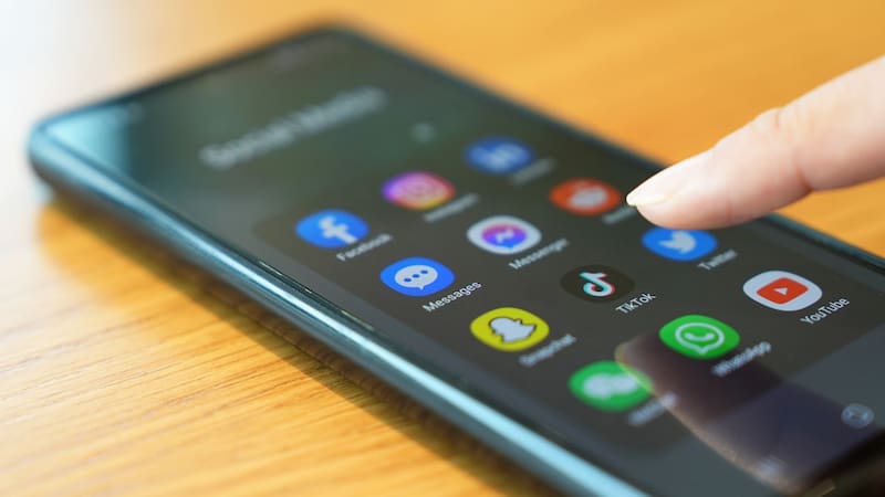 La función que debes desactivar ya en tu teléfono móvil para mejorar su rendimiento y que no explote la batería. Fuente: Archivo