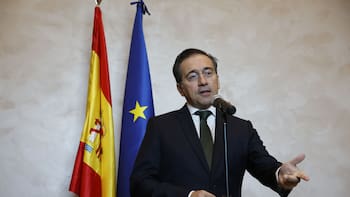 Albares confirma el diálogo entre España y Marruecos para evitar incidentes en la frontera de Ceuta
