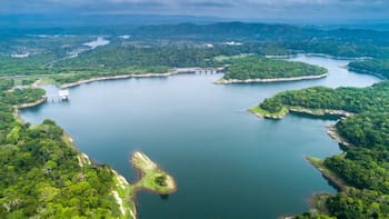 Construyen un lago artificial de 4.600 hectáreas para salvar una de las rutas comerciales más importantes del mundo
