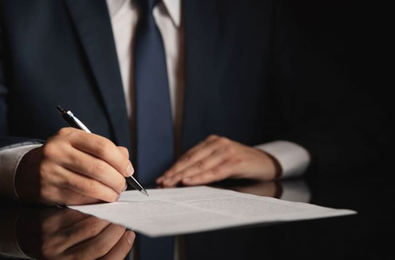 Este impuesto afecta el aumento de patrimonio que obtienen las personas físicas a través de herencias, legados u otros títulos sucesorios.