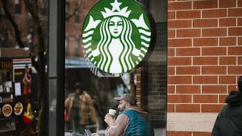 ¿3,400 nuevas tiendas? El ambicioso plan global de la multilatina mexicana que opera Starbucks, Domino’s y Chili’s