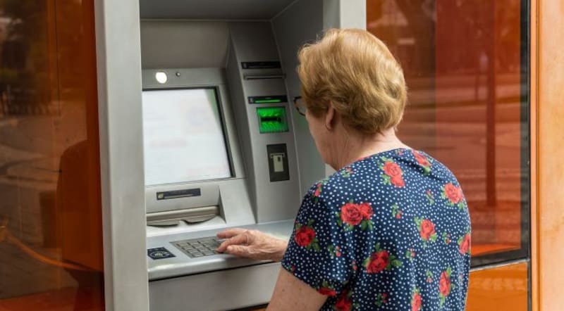 Murió el dinero en efectivo: así funcionarán los cajeros automáticos de los bancos a partir de ahora (foto: archivo).