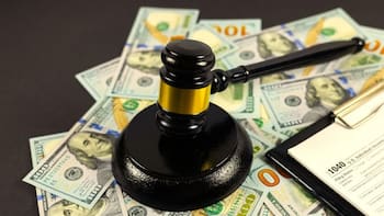 Alerta de IRS: anunciaron que embargan los bienes y congelan las cuentas bancarias de las personas que postergaron este trámite