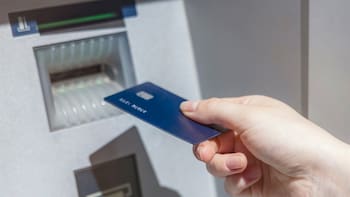 Digitalización impulsa el cierre masivo de sucursales de Sofipos y redefine al sector