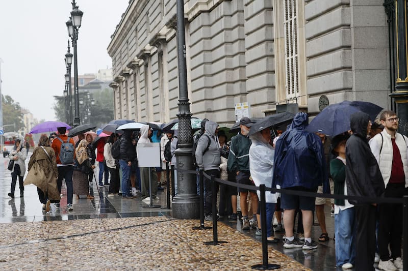 Alerta naranja por tormentas extremas en varias provincias del país: lluvias intensas y vientos huracanados. Fuente: EFE