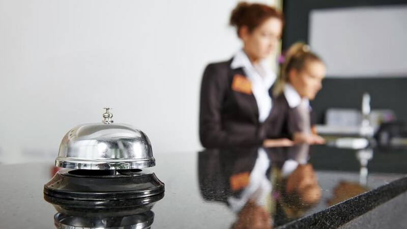 A partir de septiembre, deberá emitirse factura "T" a turistas del extranjero por servicios de alojamiento