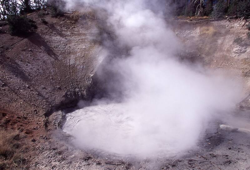 La reactivación de Yellowstone genera alarma por su potencial destructivo. (Fuente: Jim Peaco en Wikimedia Commons)