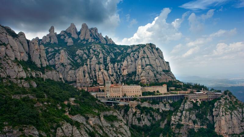 Una escapada inolvidable a Montserrat, el "corazón espiritual" de Cataluña que está a 1 hora de Barcelona.