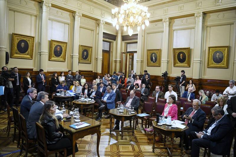 Ricardo Guerra (FdT) y Víctor Zimmerman (UCR) presidieron la reunión comisión de Presupuesto en el Senado