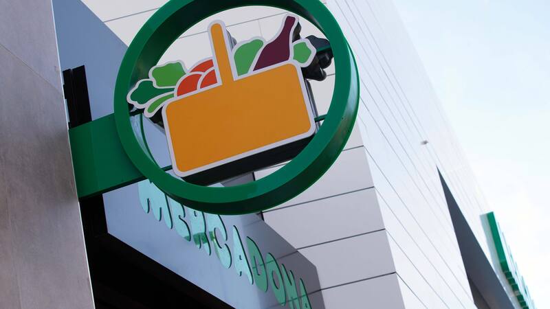 Mercadona anunció una inversión millonaria para bajar el precio de la cesta.