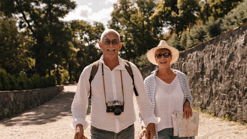 El paquete ofrece comodidad y atención personalizada, con alojamiento en un hotel de 4 estrellas en el corazón de Sevilla.
