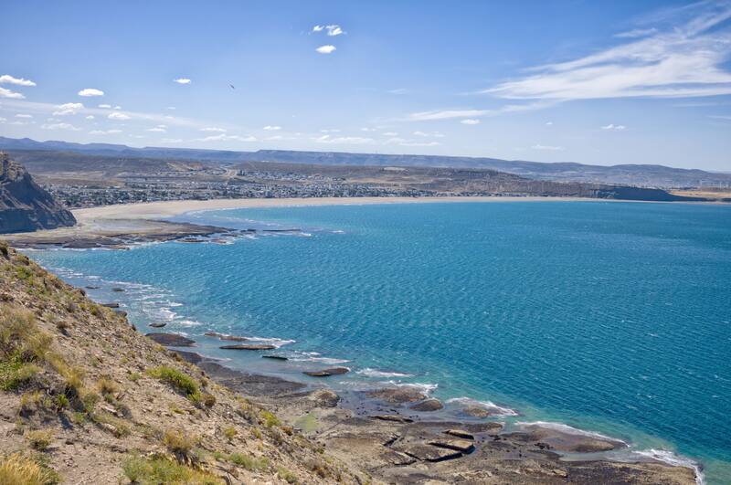 Vista panorámica de Rada Tilly (Wikimedia Commons - Otávio Nogueira)