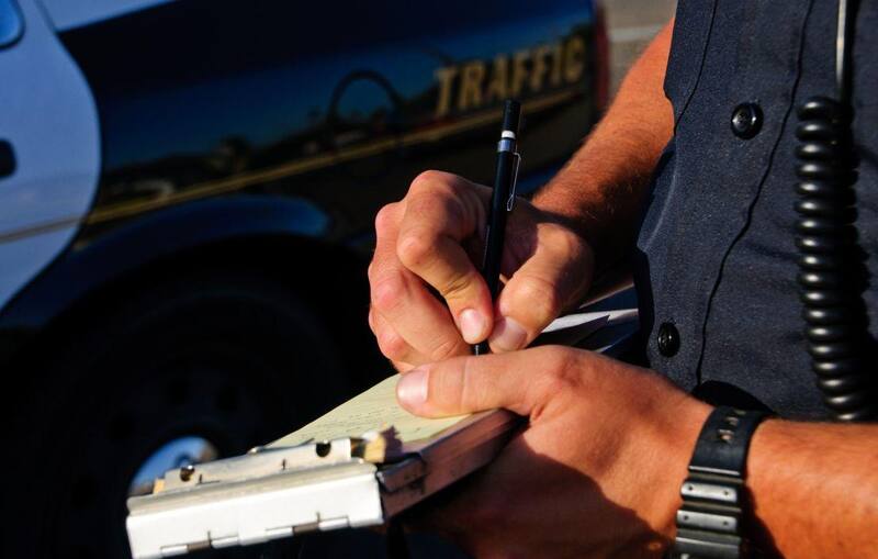 Ignorar multas de tráfico o deudas judiciales puede hacer que suspendan tu licencia en Florida. (Fuente: Archivo Cronista)