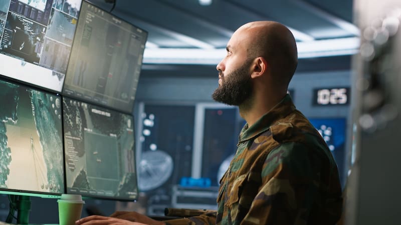 Su ejército es el más numeroso en efectivos y también el mejor financiado.