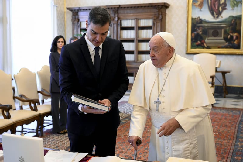 ¿Por qué Pedro Sánchez no asistió al funeral del Papa Francisco? Fuente: archivo.