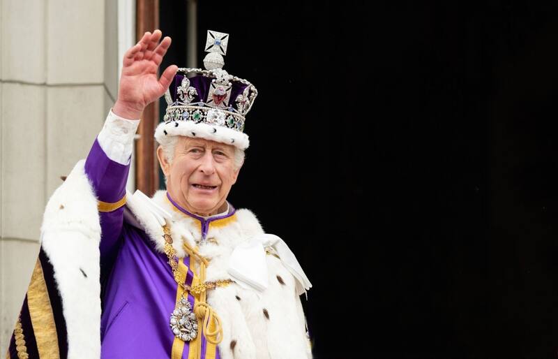 El Rey Carlos III, a pesar de los efectos secundarios temporales que sufrió durante su tratamiento contra el cáncer, continúa cumpliendo con sus responsabilidades reales. Foto: Shutterstock.