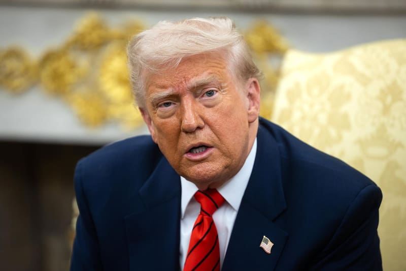 El aumento en los rendimientos de los bonos ocurrió tras la rebaja de la calificación triple A de Estados Unidos por parte de Moody's el viernes por la noche. Foto: EFE.