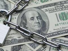 Por el recargo del 30%, en enero se derrumbaron las compras de dólares