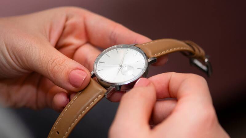 En la madrugada del 26 de octubre los relojes deberán atrasarse una hora. (Fuente: Freepik)