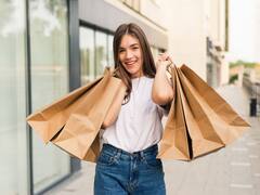 Abre el outlet más barato de Buenos Aires: zapatillas desde $ 15.000 y buzos Nike desde $ 30.000