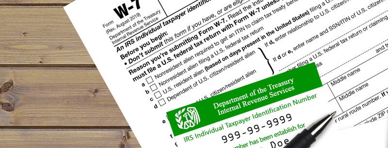 Miles de inmigrantes en Estados Unidos podrían ser sancionados si no renuevan a tiempo el Número de Identificación Personal del Contribuyente (ITIN). Foto: Archivo.