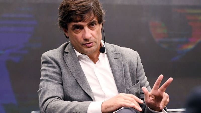 Lacunza sostuvo que "nadie le va a dar dólares a Argentina para que los venda baratos".