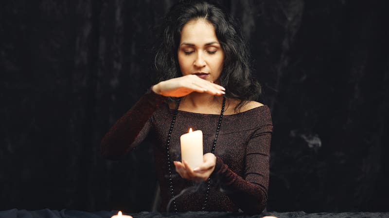 Los rituales con hierbas te permiten hacer un "reset" energético, alejando todo lo negativo de tu vida.