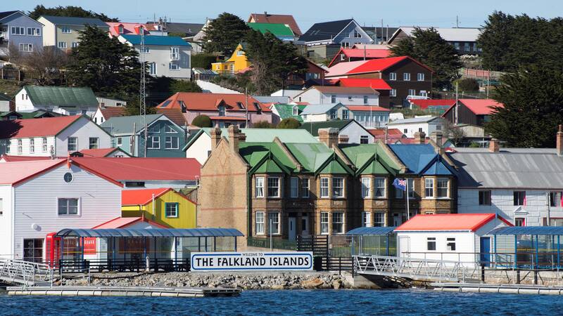 <div class="migrated-promo-image__description"><div class="migrated-promo-image__author">Guillermo Luder</div></div>