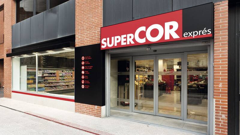 Carrefour amplía su mercado y compra a El Corte Inglés 47 tiendas de Supercor.