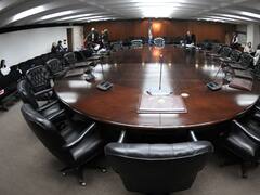 Revés para el Gobierno: la Justicia suspendió por seis meses la ley de subrogancias