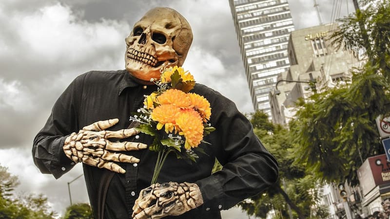 Comparten similitudes, pero el Día de Muertos y Halloween no son lo mismo.