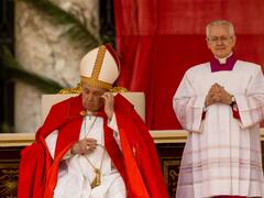 Preocupa la salud del papa Francisco: el Vaticano suspendió una nueva gira