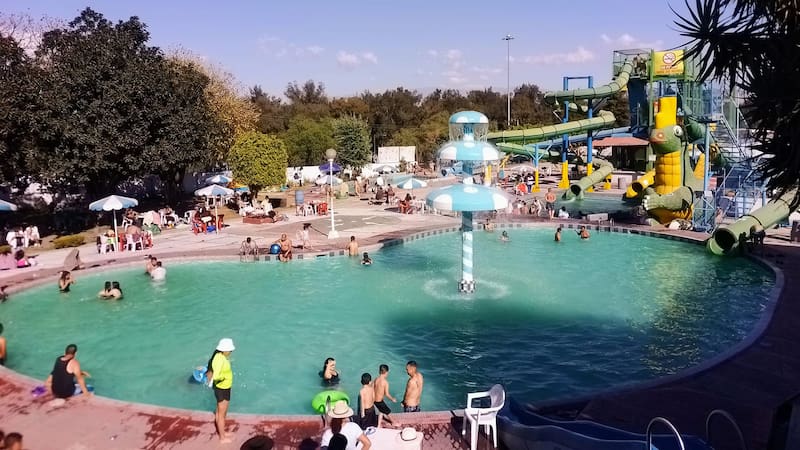 Este balneario es una alternativa conveniente para aquellos que buscan una escapada sin salir de la ciudad.