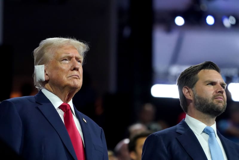 Donald Trump y J.D Vance, los candidatos republicanos que compiten por el mandato estadounidense. Foto: Archivo.