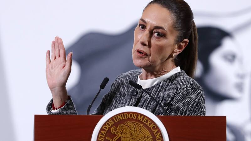 La presidenta de México y su equipo ha desarrollado una aplicación y planea asistencia legal para los migrantes en riesgo.